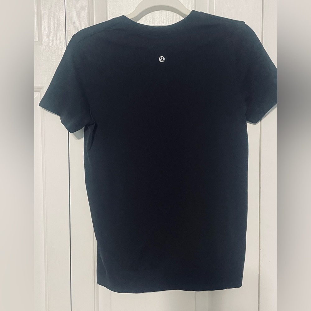 Lululemon Black Swiftly Tech Short Sleeve 2.0 Relaxed Hip Length